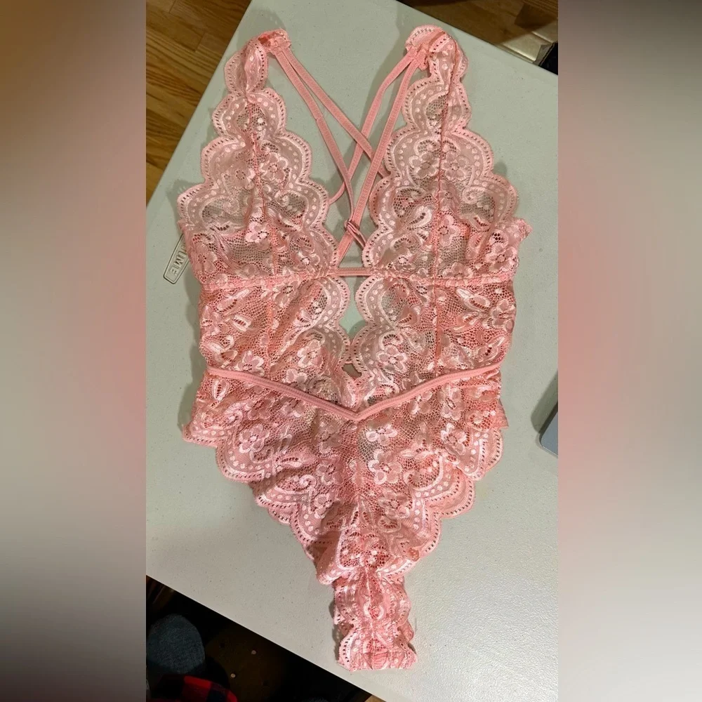NWT Free People Intimately Lace Bodysuit Pink Rose Small - Picture 1 of 13